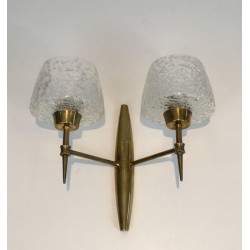 Paire d'appliques en Bronze à réflecteurs en Verre Travaillé. Stilnovo
