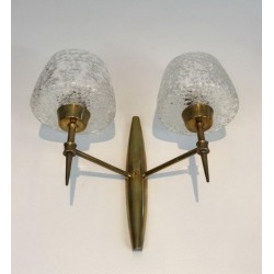 Paire d'appliques en Bronze à réflecteurs en Verre Travaillé. Stilnovo