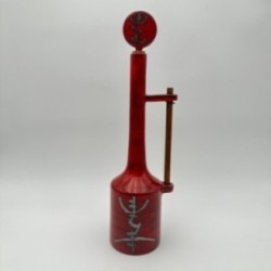 Bouteille moderniste en céramique émaillée rouge à bouchon sculptural – Signée, vers 1970