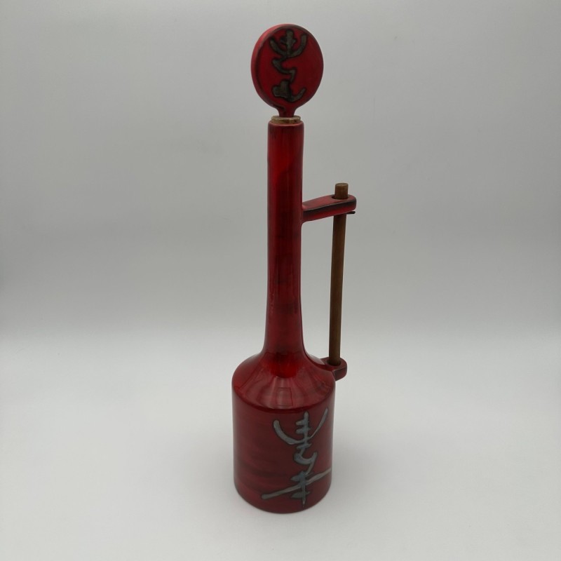 Bouteille moderniste en céramique émaillée rouge à bouchon sculptural – Signée, vers 1970