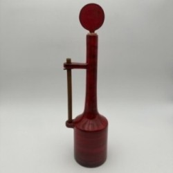 Bouteille moderniste en céramique émaillée rouge à bouchon sculptural – Signée, vers 1970