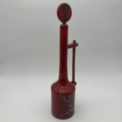 Bouteille moderniste en céramique émaillée rouge à bouchon sculptural – Signée, vers 1970