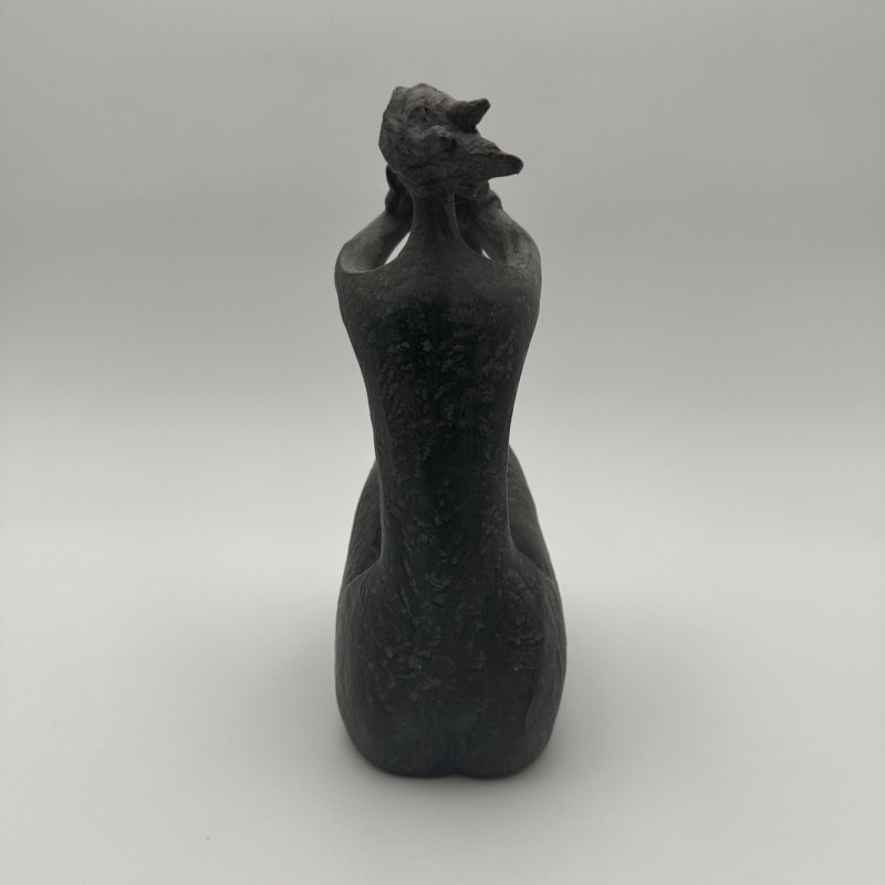 Sculpture moderniste en céramique représentant une femme portant un enfant – France, vers 1970