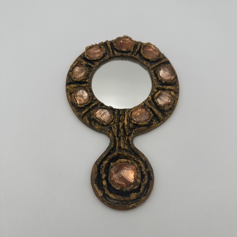 Miroir à main en métal doré, dans le goût de Line Vautrin – Travail italien vers 1970