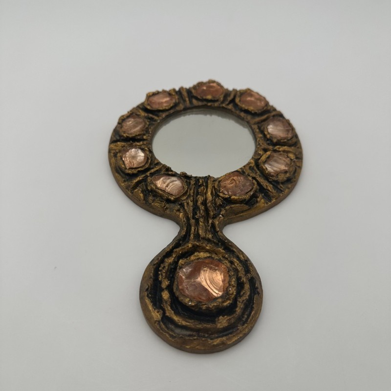 Miroir à main en métal doré, dans le goût de Line Vautrin – Travail italien vers 1970