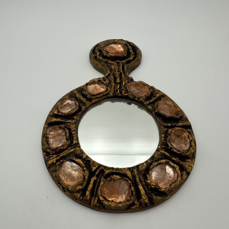 Miroir à main en métal doré, dans le goût de Line Vautrin – Travail italien vers 1970