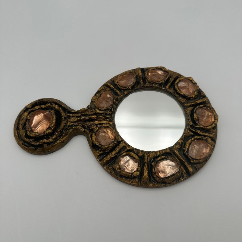 Miroir à main en métal doré, dans le goût de Line Vautrin – Travail italien vers 1970