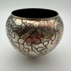 Vase dinaderie Art décor à décor géométrique – vers 1970