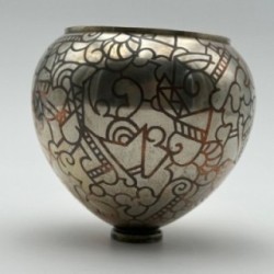 Vase dinaderie Art décor à décor géométrique – vers 1970