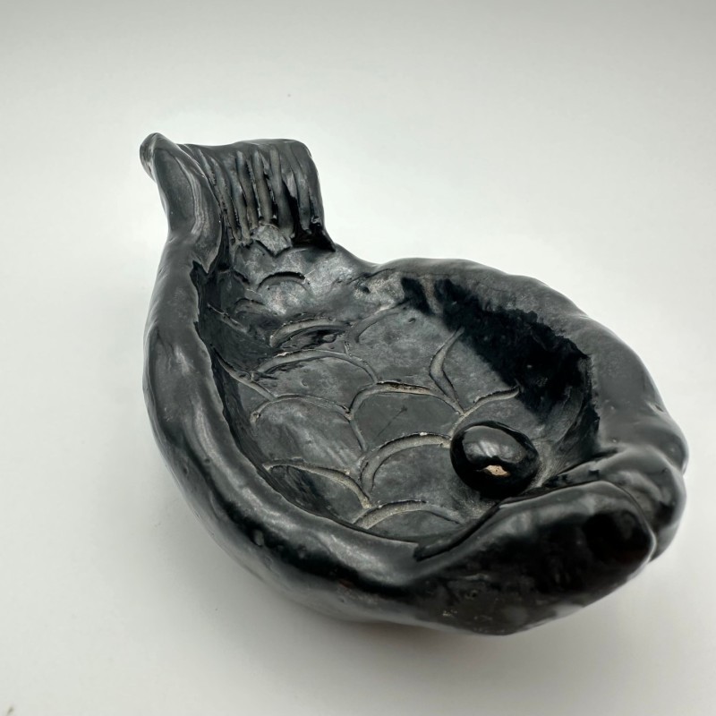 Vide-poche en forme de poisson en céramique noire – Signé, vers 1970