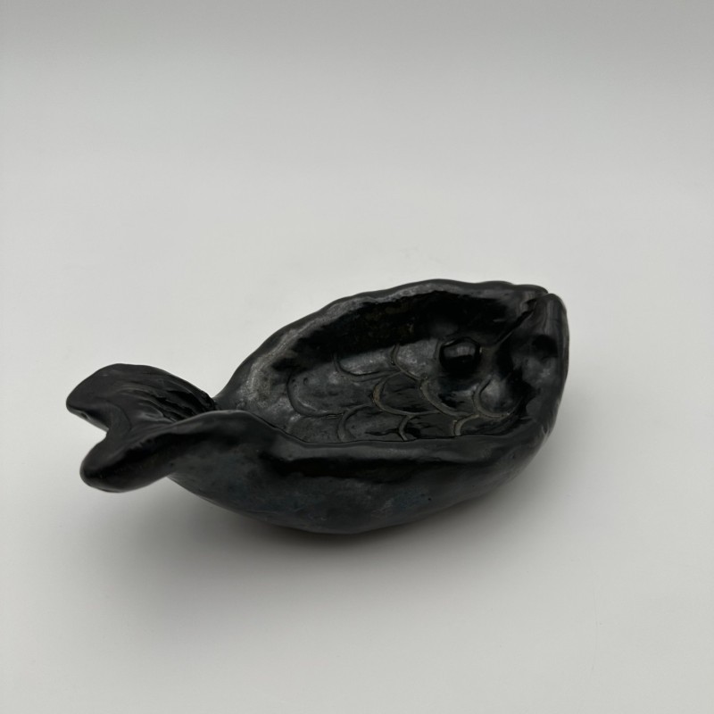 Vide-poche en forme de poisson en céramique noire – Signé, vers 1970