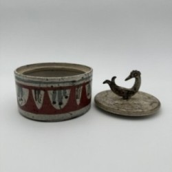 Pot couvert en céramique polychrome de Jean Derval. Années 1970