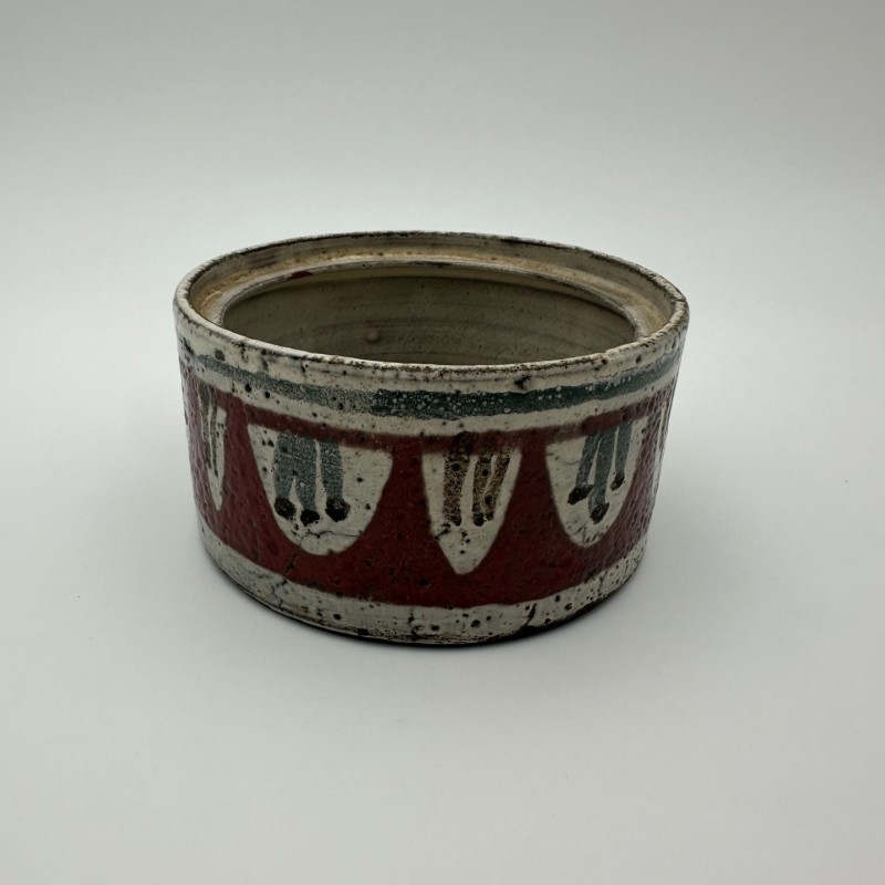 Pot couvert en céramique polychrome de Jean Derval. Années 1970