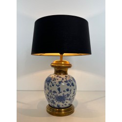 Paire de Lampes Porcelaine Chinoisante et Laiton, vers 1970