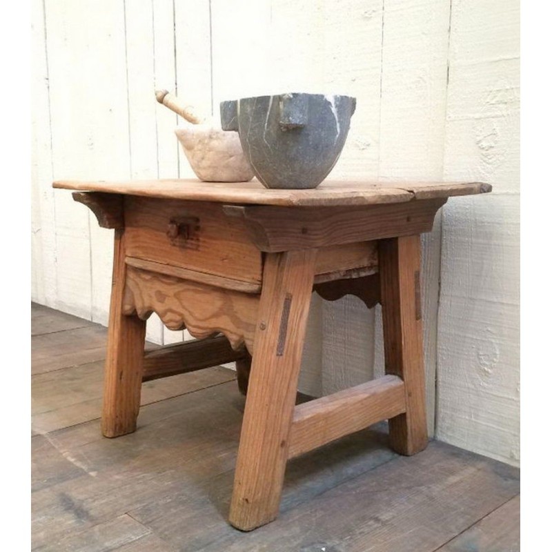 Small Spanish Pinewood Side Table 1920 | Maison BARROIS