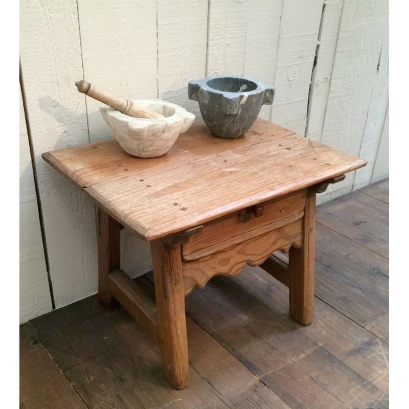 Petite Table Espagnole à Tiroir en Sapin Vers 1920 | Maison BARROIS