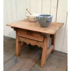 Small Spanish Pinewood Side Table 1920 | Maison BARROIS