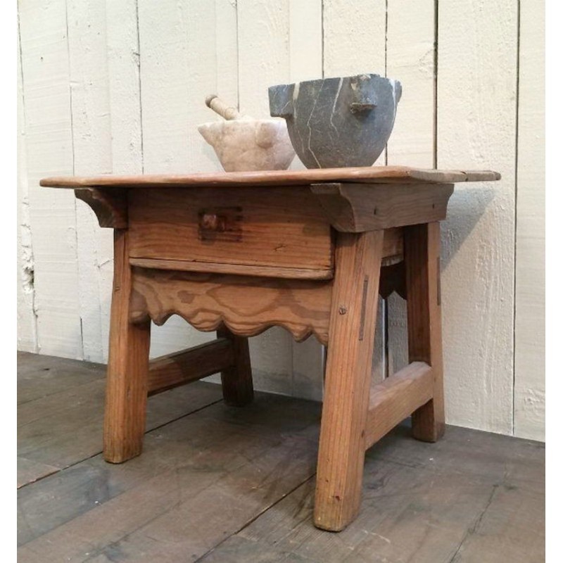 Small Spanish Pinewood Side Table 1920 | Maison BARROIS