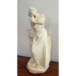 Sculpture représentant une jeune fille en marbre de Carrare