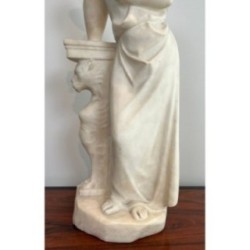 Sculpture représentant une jeune fille en marbre de Carrare