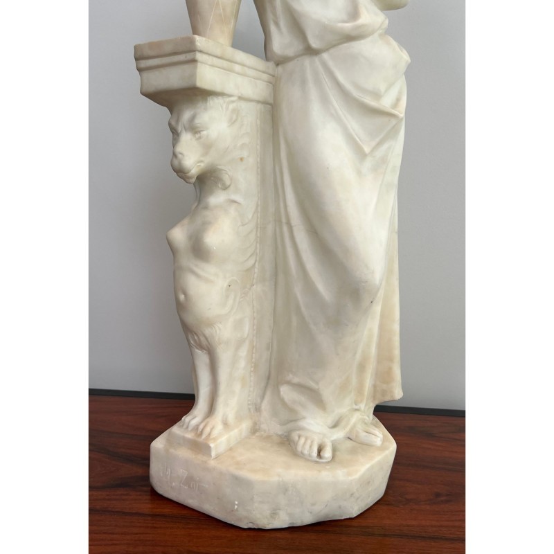 Sculpture représentant une jeune fille en marbre de Carrare