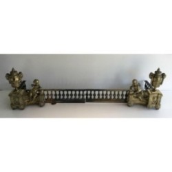 Paire de chenets en bronze ciselé figurant