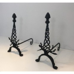 Paire de Chenets en Fer forgé Torsadés surmontés d'une Pomme de Pin