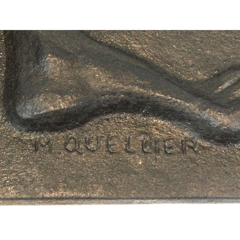Plaque de Cheminée Moderniste en Fonte représentant une Femm