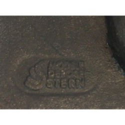 Plaque de Cheminée Moderniste en Fonte représentant une Femm