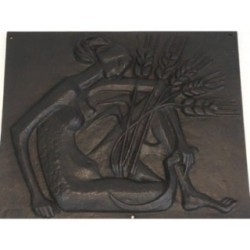 Plaque de Cheminée Moderniste en Fonte représentant une Femm