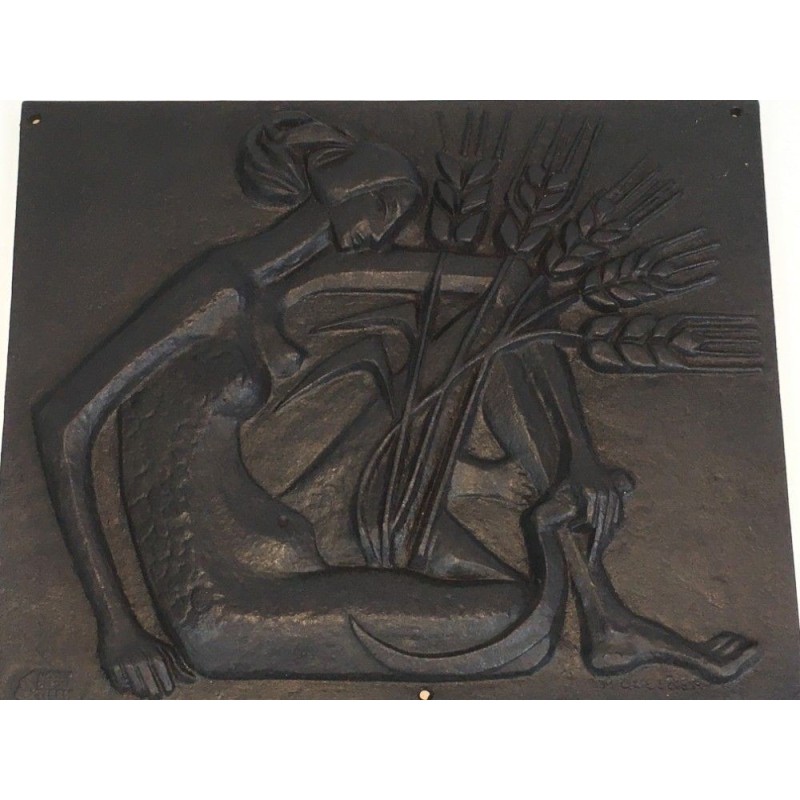 Plaque de Cheminée Moderniste en Fonte représentant une Femm
