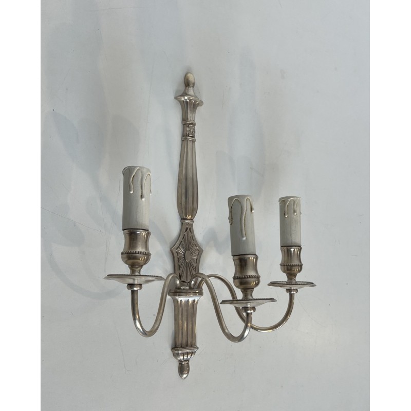 Paire d'Appliques en Bronze Argenté à Trois Bras de Lumière de Style Néoclassique dans le Goût de la Maison Jansen. Vers 1940