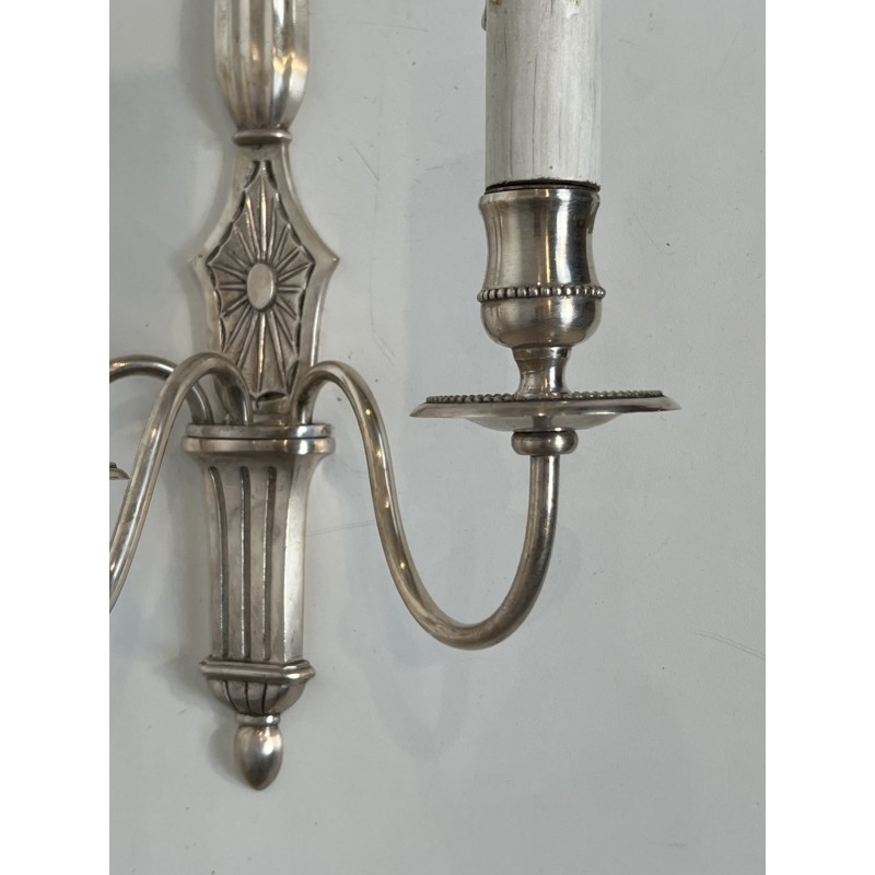Paire d'Appliques en Bronze Argenté à Trois Bras de Lumière de Style Néoclassique dans le Goût de la Maison Jansen. Vers 1940
