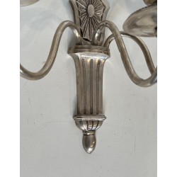 Paire d'Appliques en Bronze Argenté à Trois Bras de Lumière de Style Néoclassique dans le Goût de la Maison Jansen. Vers 1940