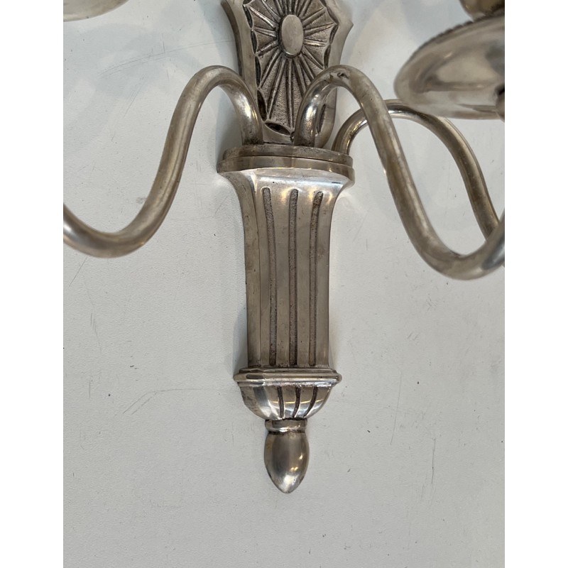 Paire d'Appliques en Bronze Argenté à Trois Bras de Lumière de Style Néoclassique dans le Goût de la Maison Jansen. Vers 1940