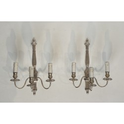 Paire d'Appliques en Bronze Argenté à Trois Bras de Lumière de Style Néoclassique dans le Goût de la Maison Jansen. Vers 1940