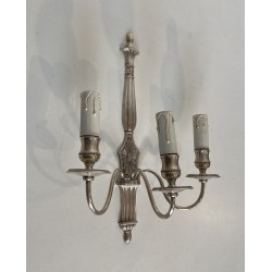 Paire d'Appliques en Bronze Argenté à Trois Bras de Lumière de Style Néoclassique dans le Goût de la Maison Jansen. Vers 1940