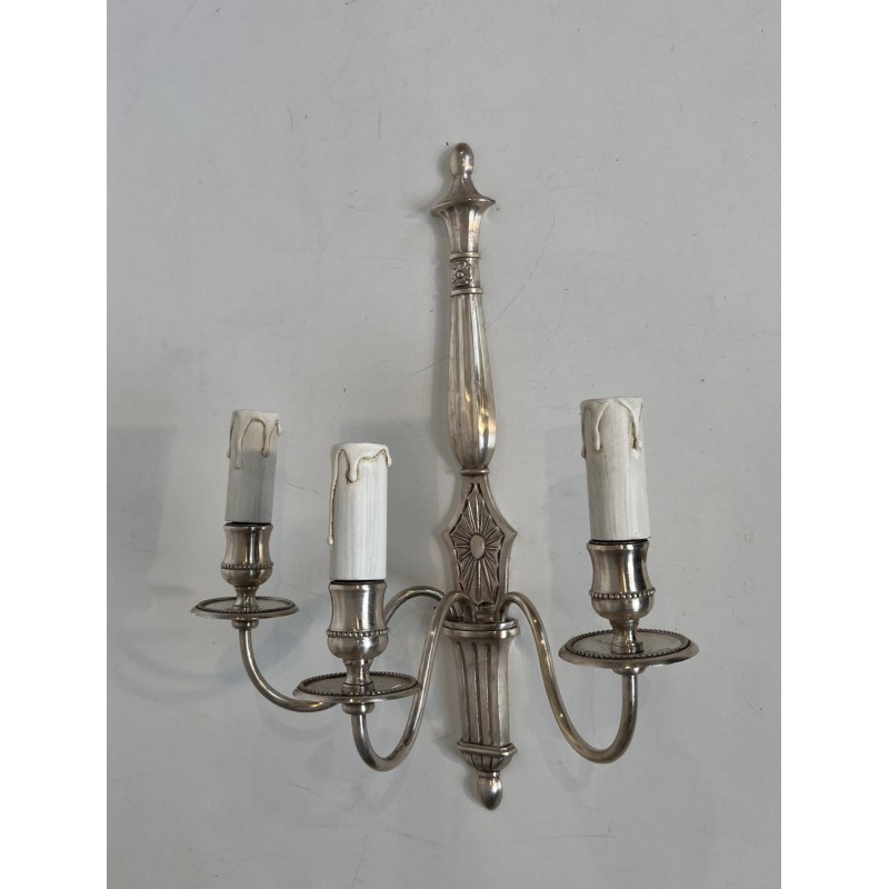 Paire d'Appliques en Bronze Argenté à Trois Bras de Lumière de Style Néoclassique dans le Goût de la Maison Jansen. Vers 1940
