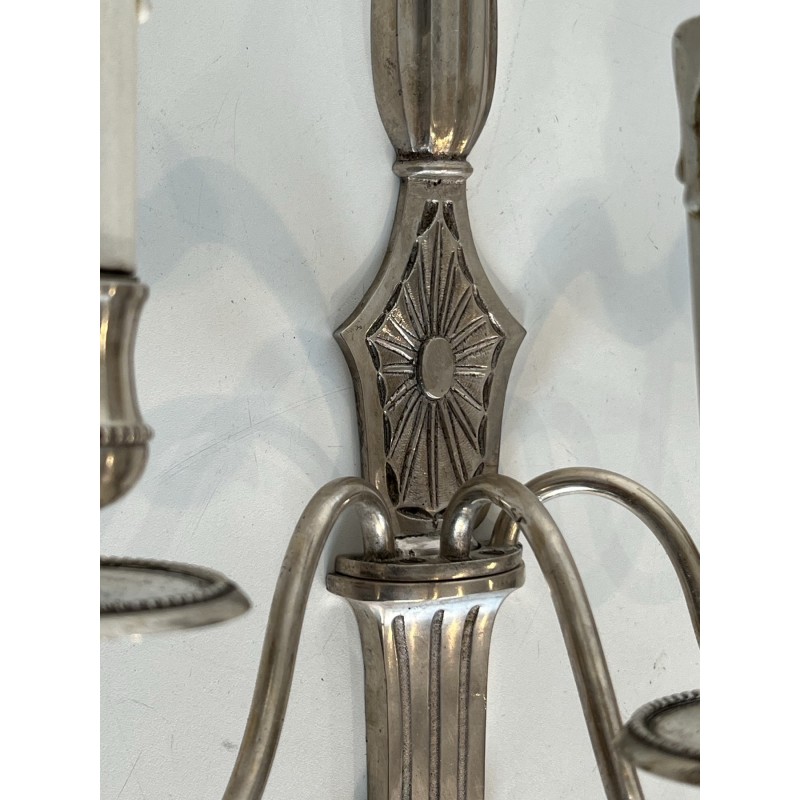 Paire d'Appliques en Bronze Argenté à Trois Bras de Lumière de Style Néoclassique dans le Goût de la Maison Jansen. Vers 1940