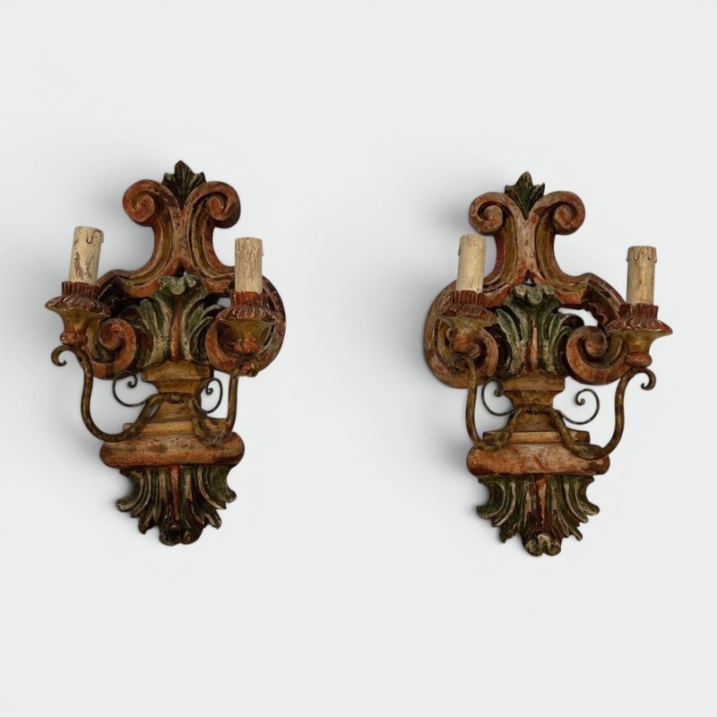Appliques en Bois Sculpté Polychrome | Maison Barrois