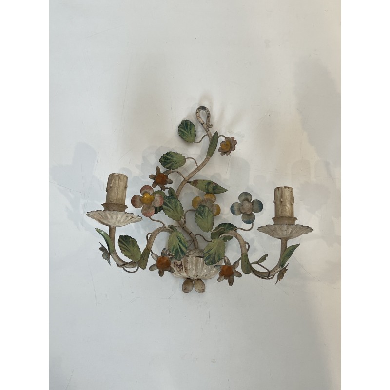 Appliques au Panier Fleuri en Tôle Peinte | Maison Barrois