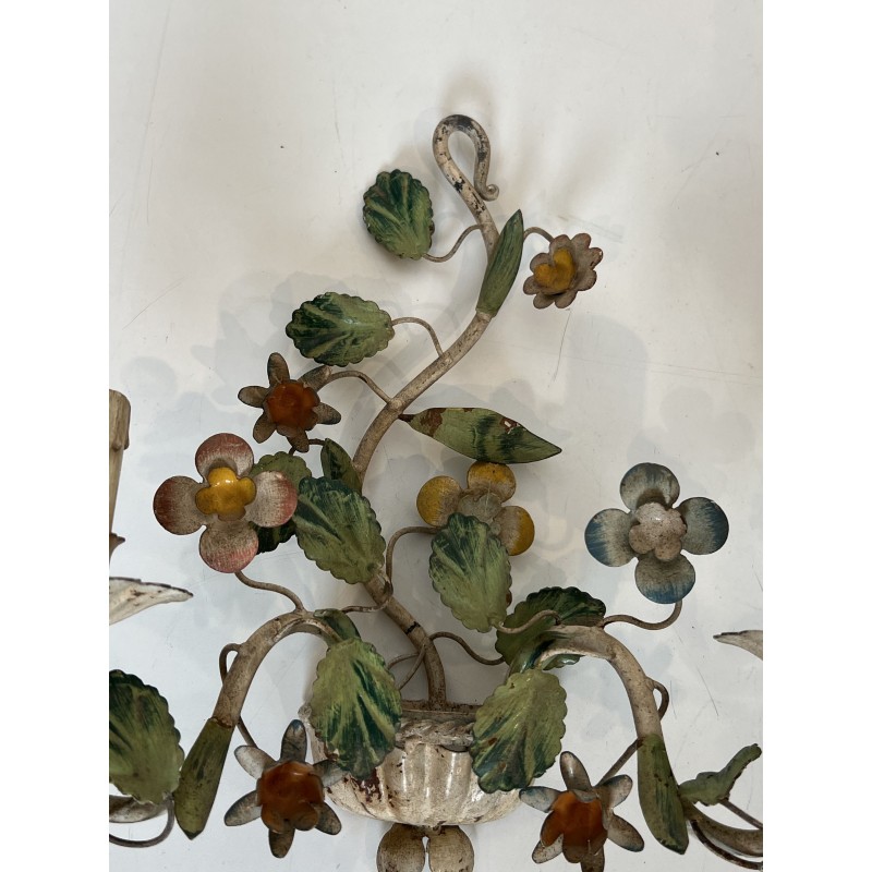 Appliques au Panier Fleuri en Tôle Peinte | Maison Barrois