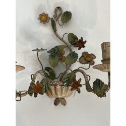 Appliques au Panier Fleuri en Tôle Peinte | Maison Barrois