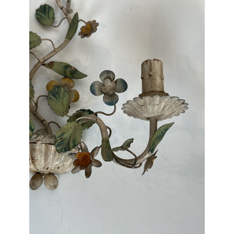 Appliques au Panier Fleuri en Tôle Peinte | Maison Barrois