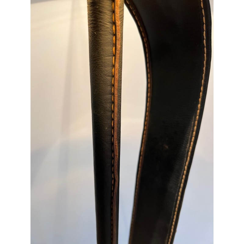 Lampadaire en Cuir Noir Piqué Sellier et | Maison Barrois