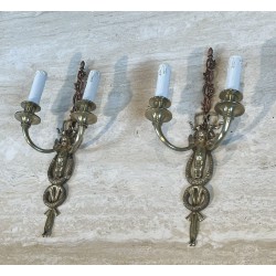 Paire d'Appliques de Style Néoclassique à Deux Bras de Lum | Maison Barrois