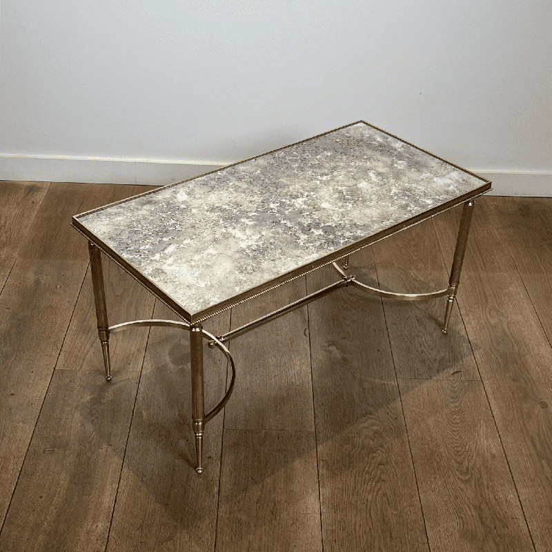 Table Basse Rectangulaire en Laiton à Galerie Perlée et Pl | Maison Barrois