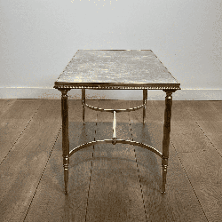 Table Basse Rectangulaire en Laiton à Galerie Perlée et Pl | Maison Barrois