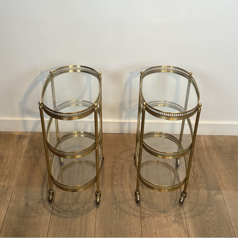 Paire de Tables Roulantes Ovales en Laiton à Trois Plateau | Maison Barrois