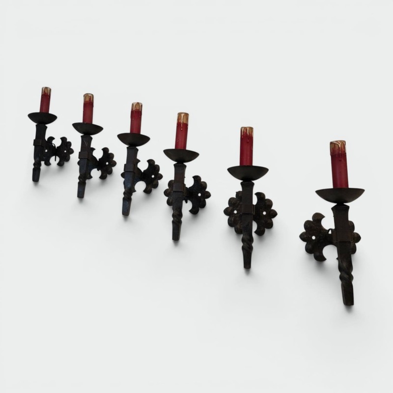 Suite de Six Appliques en Fer Forgé en Forme de Torche à F | Maison Barrois